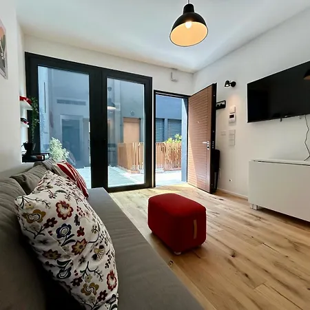Apartman Kibilu Luxury With Terrace, Isola District And Near Garibaldi Station