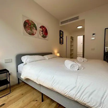 Apartman Kibilu Luxury With Terrace, Isola District And Near Garibaldi Station