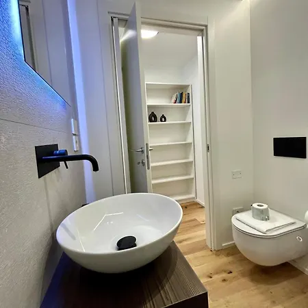 Apartman Kibilu Luxury With Terrace, Isola District And Near Garibaldi Station Milánó
