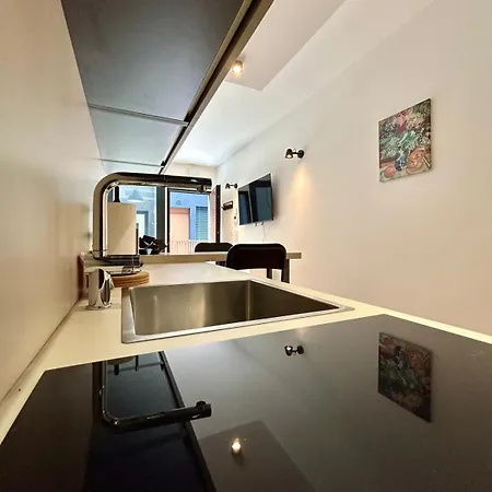 Apartman Kibilu Luxury With Terrace, Isola District And Near Garibaldi Station *
